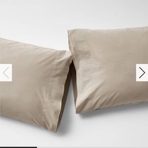 NWT Crate & Barrel Favorite Washed Organic Cotton Sand Beige King Pillowcases. 2